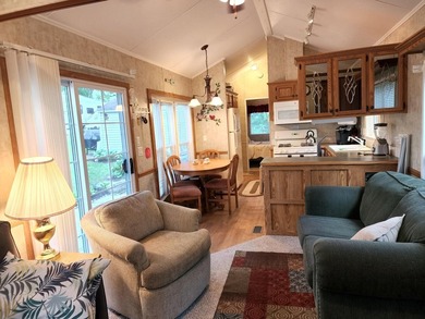 2007 DPH Park Model; bedroom with built-ins; large bathroom with - photo 23