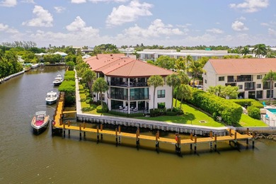 This is a boater's delight. This 3 bedroom, 2 1/2 bath, 2 level - photo 24