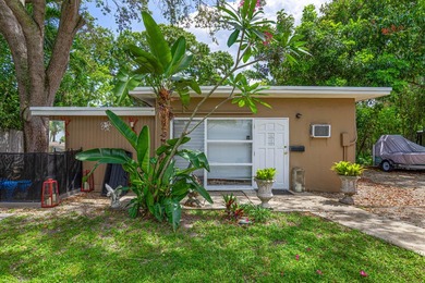 2 separate units. 2bed 1 bath front house, 1 bed 1 bath plus den - photo 6