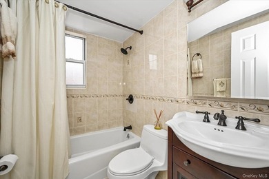 Contemporary garden condo on a quiet cul-de-sac with parking - photo 13