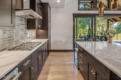 BRAND NEW LUXURY TERRACE AT PRESTIGIOUS BLACK ROCK. Situated off - photo 20