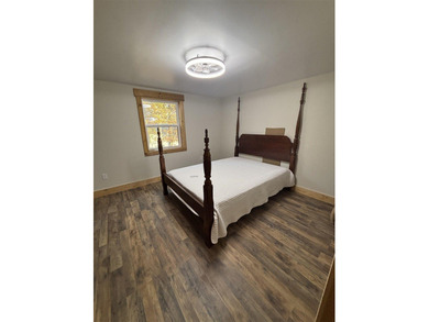 Beautiful cabin style lake front home with year round water! - photo 23