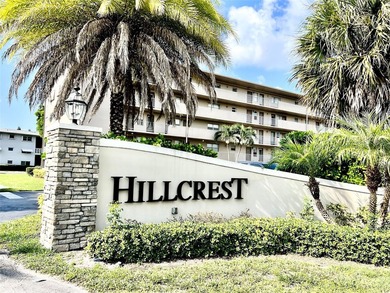 All ages, laminated floors, new appliances, pleasant pool view - photo 26