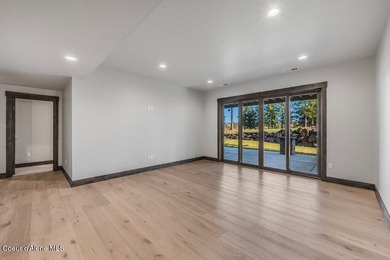 BRAND NEW LUXURY TERRACE AT PRESTIGIOUS BLACK ROCK. Situated off - photo 29