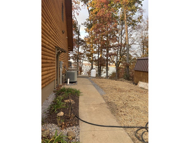 Beautiful cabin style lake front home with year round water! - photo 29