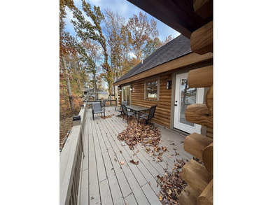 Beautiful cabin style lake front home with year round water! - photo 34