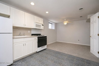 Offered for the first time since its construction in 2000, this - photo 34
