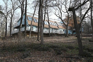 Absolutely one-of-a-kind, fantastically renovated retreat on 13 - photo 7