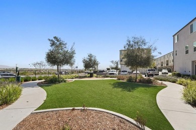 Welcome to this beautifully upgraded 2-bedroom, 2.5-bath - photo 39