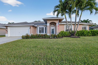 (private lake, pond, creek) Home For Sale in Royal Palm Beach Florida