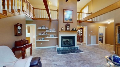 Recently updated with a brand new roof, fresh paint, perfectly - photo 3