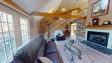 Recently updated with a brand new roof, fresh paint, perfectly - photo 5