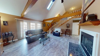 Recently updated with a brand new roof, fresh paint, perfectly - photo 6