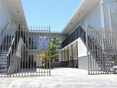 Strategically located in the heart of Coconut Grove. Boutique - photo 1