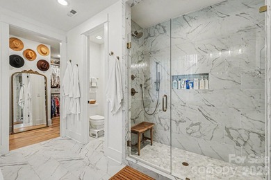 MOTIVATED SELLER! and WATERFRONT-DOCKABLE LOT! This 5 bedroom - photo 14