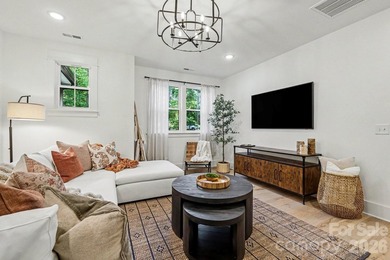 MOTIVATED SELLER! and WATERFRONT-DOCKABLE LOT! This 5 bedroom - photo 19