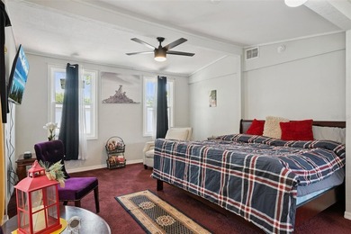 I present to you 90 North Goldwyn ave. This shotgun style - photo 22