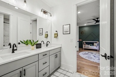 MOTIVATED SELLER! and WATERFRONT-DOCKABLE LOT! This 5 bedroom - photo 24