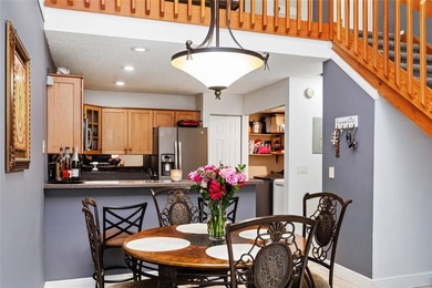 (private lake, pond, creek) Townhome/Townhouse Active Under Contract in North Lauderdale Florida