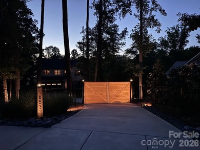 MOTIVATED SELLER! and WATERFRONT-DOCKABLE LOT! This 5 bedroom - photo 38