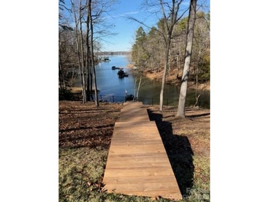 MOTIVATED SELLER! and WATERFRONT-DOCKABLE LOT! This 5 bedroom - photo 43