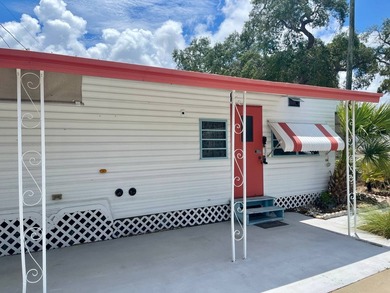 This home is perfect for an individual or a couple looking to - photo 3