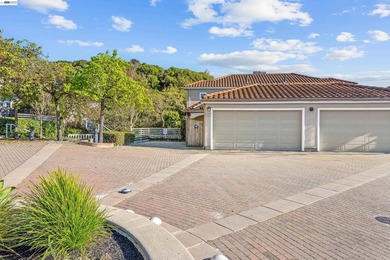 Enjoy stunning views from multiple windows in this gorgeous - photo 3
