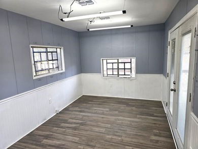 REDUCED!! IDEAL LOCATION for small business or retail! HIGHLY - photo 3