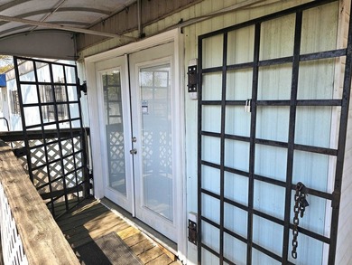 REDUCED!! IDEAL LOCATION for small business or retail! HIGHLY - photo 2