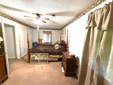 Enjoy the perfect blend of space, privacy, and convenience with - photo 16