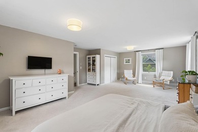Well-maintained Falmouth Colonial featuring four bedrooms, two - photo 17