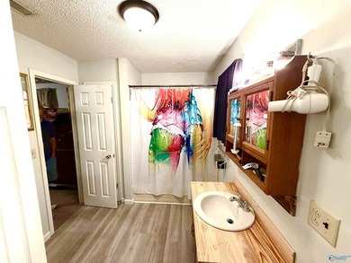 Enjoy the perfect blend of space, privacy, and convenience with - photo 19