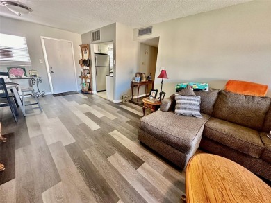 BACK ON THE MARKET! THIS PROPERTY DOES NOT QUALIFY FOR FINANCING - photo 10