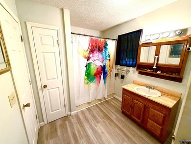 Enjoy the perfect blend of space, privacy, and convenience with - photo 21