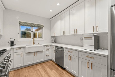 This breathtaking Loma Portal residence seamlessly blends - photo 24