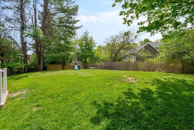 Well-maintained Falmouth Colonial featuring four bedrooms, two - photo 30