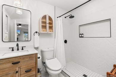 This breathtaking Loma Portal residence seamlessly blends - photo 37