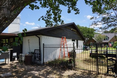 Cozy starter home at just under 1450sq ft, but sits in a great - photo 12