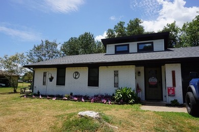 Cozy starter home at just under 1450sq ft, but sits in a great - photo 15