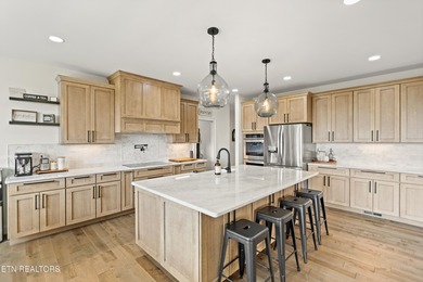 Exquisite Custom Estate in Rock Harbor with Panoramic Lake Views - photo 17