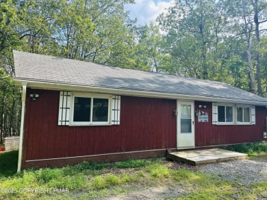 Lake Home For Sale in Albrightsville, Pennsylvania