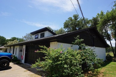 Cozy starter home at just under 1450sq ft, but sits in a great - photo 22