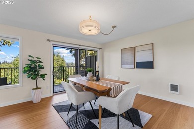 Welcome to 311, the largest unit at Lake Oswego Terraces! Fully - photo 14