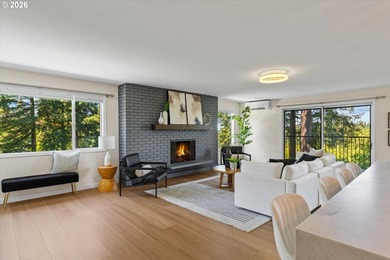 Welcome to 311, the largest unit at Lake Oswego Terraces! Fully - photo 17