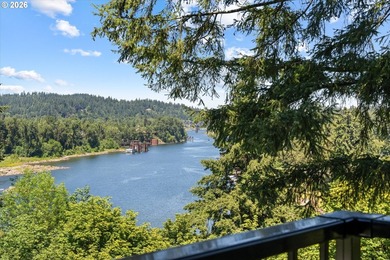 Welcome to 311, the largest unit at Lake Oswego Terraces! Fully - photo 20