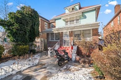 Discover this spacious 6-bedrooms, 2.5-bathrooms single-family - photo 3