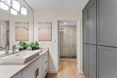Welcome to 311, the largest unit at Lake Oswego Terraces! Fully - photo 26