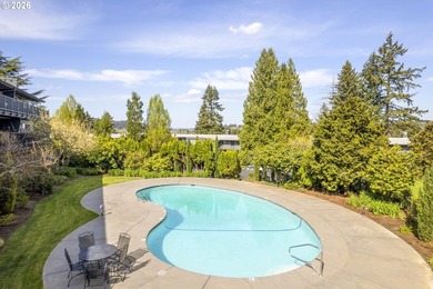 Welcome to 311, the largest unit at Lake Oswego Terraces! Fully - photo 37
