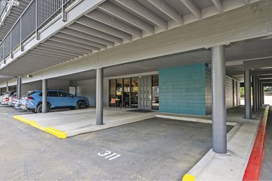 Welcome to 311, the largest unit at Lake Oswego Terraces! Fully - photo 39