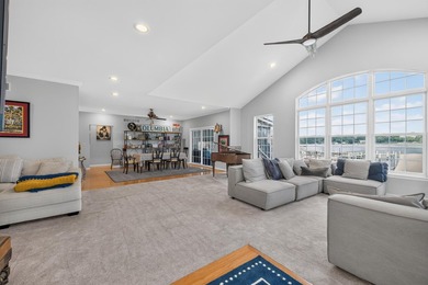 INCREDIBLE OPPORTUNITY FOR THIS ONE OF A KIND ONE STORY HOME - photo 4